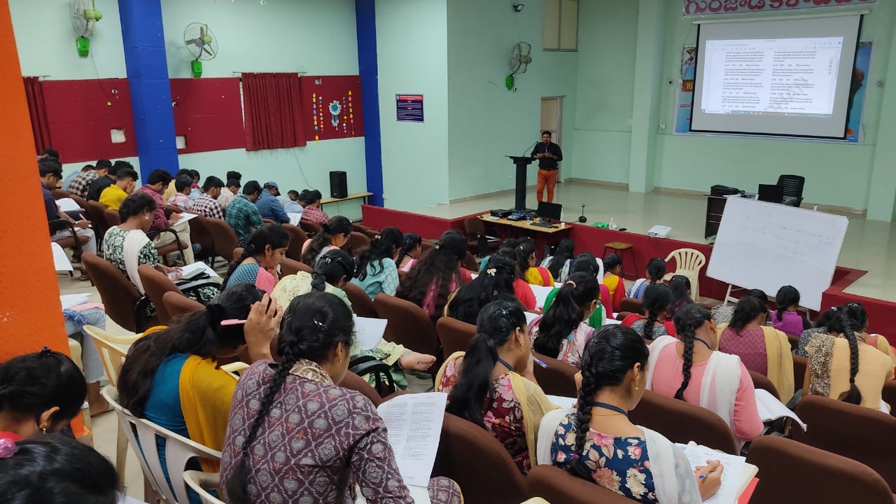 Students participating in an aptitude classroom module